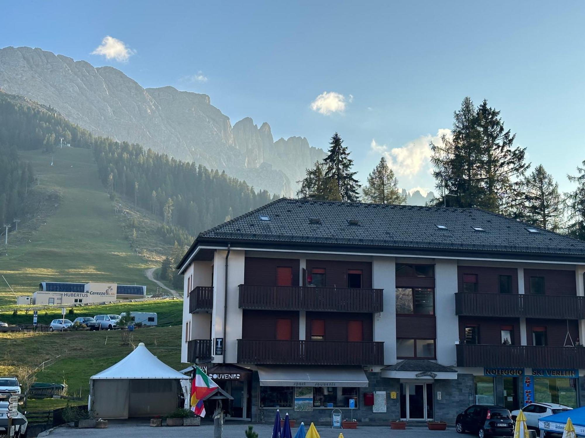 Costalungahouse Trekkingbikeski Selfcheck-In Apartment Carezza al Lago Exteriör bild