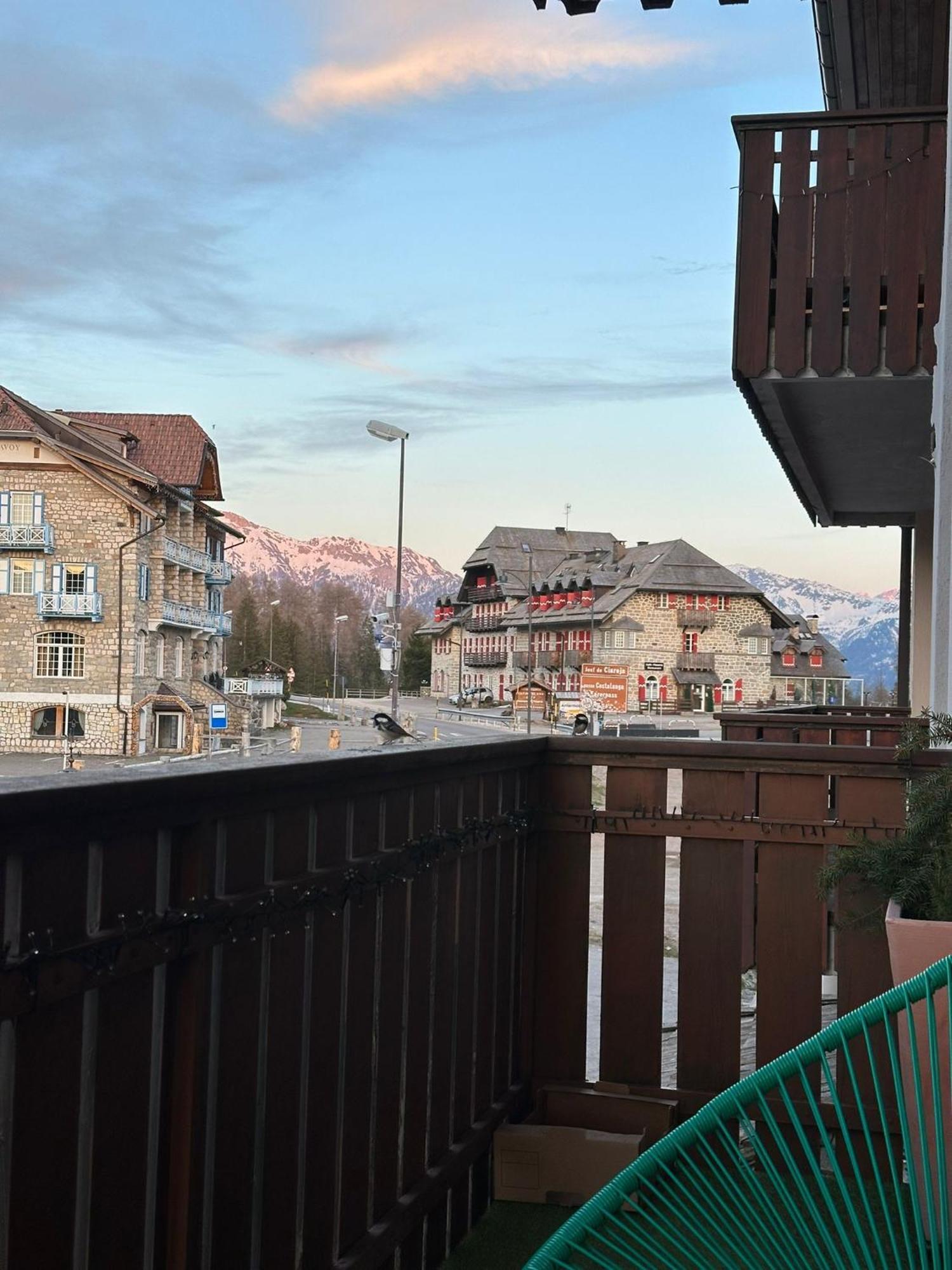 Costalungahouse Trekkingbikeski Selfcheck-In Apartment Carezza al Lago Exteriör bild