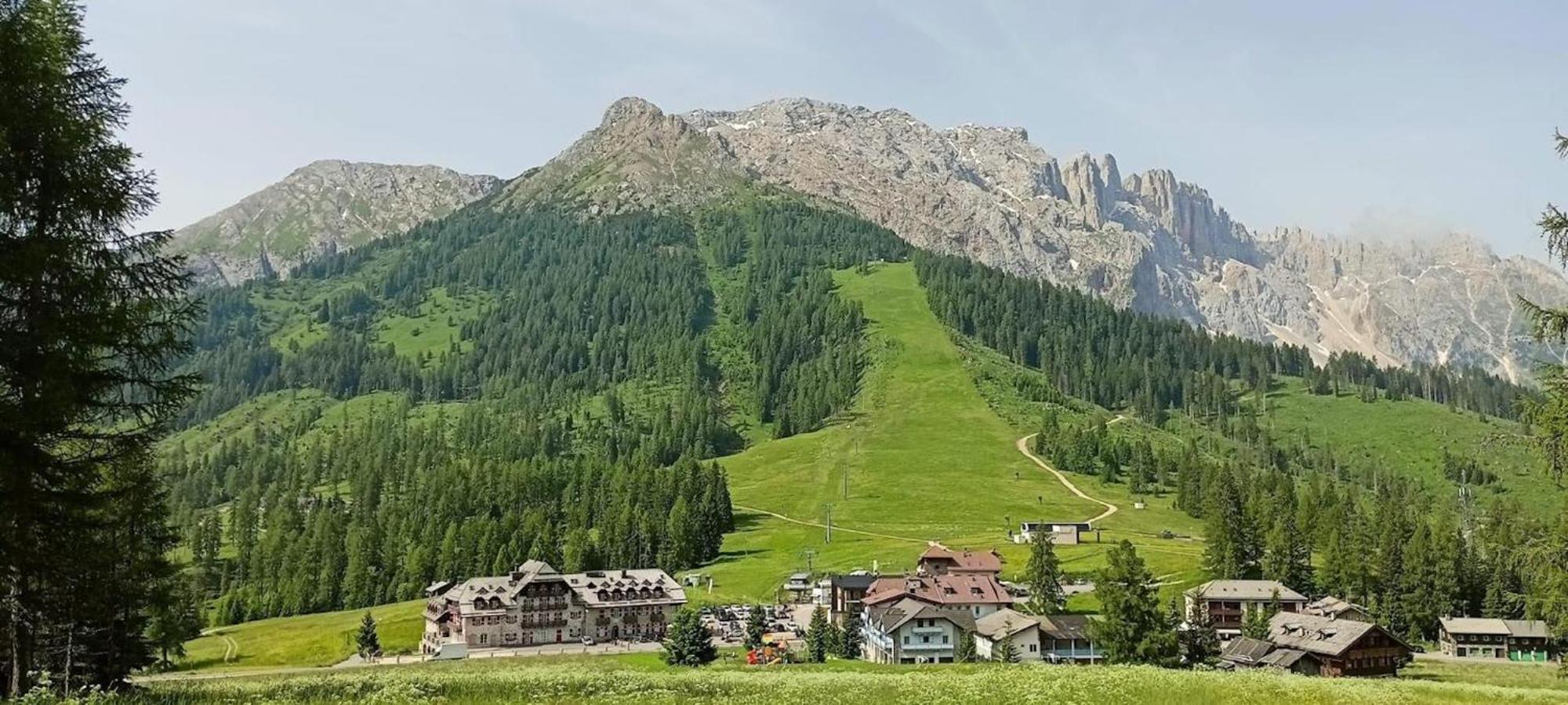 Costalungahouse Trekkingbikeski Selfcheck-In Apartment Carezza al Lago Exteriör bild